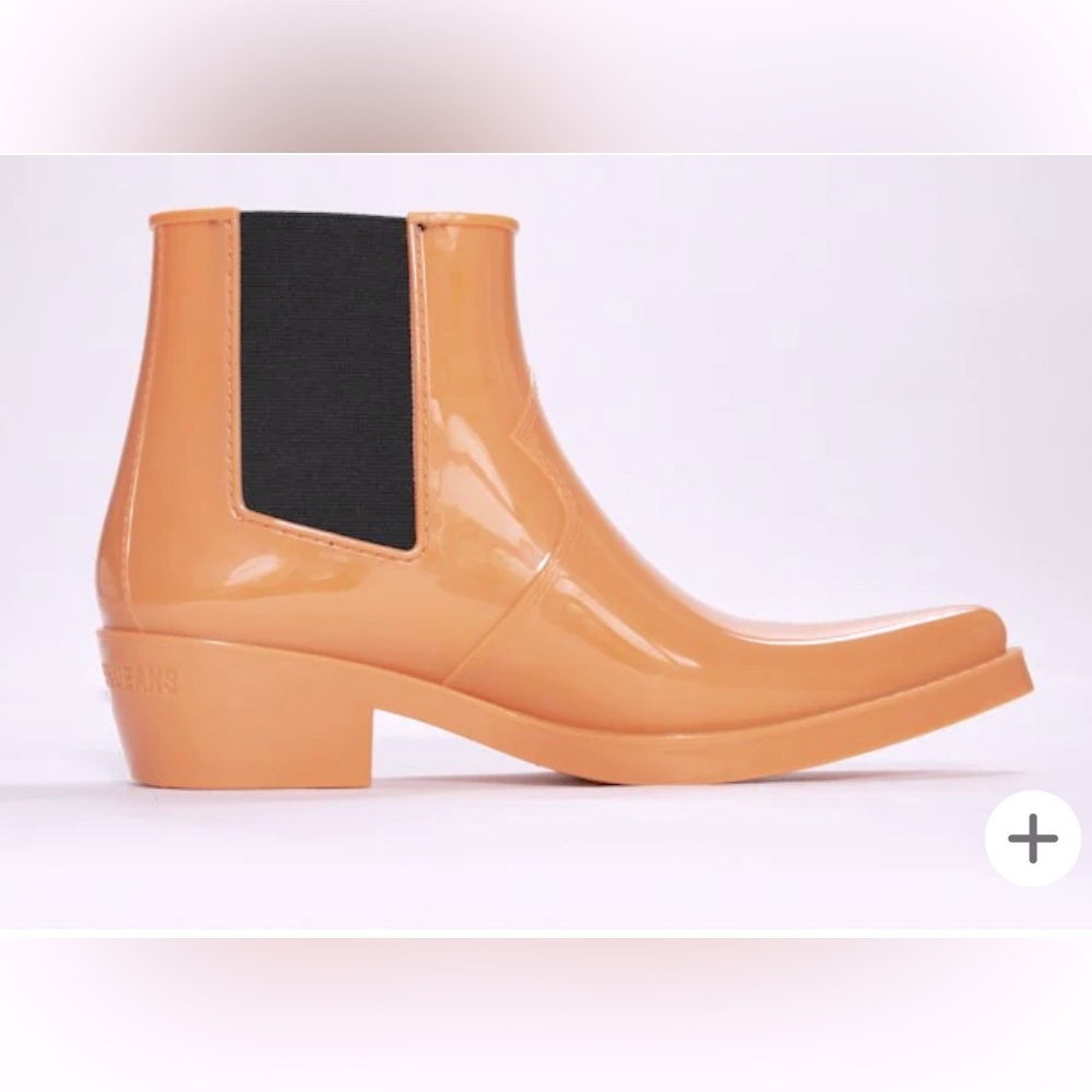Calvin Klein Carol Chelsea Rain Boots, Pale Orange - size 8 - NWT - Great Gift!